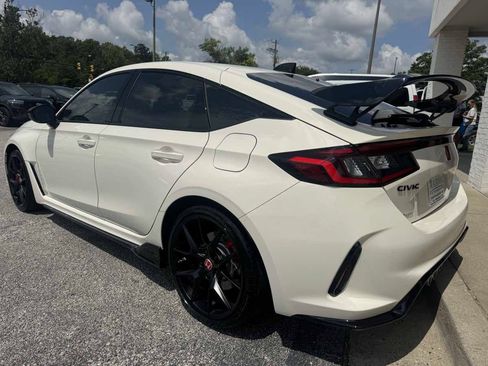 Used 2025 Honda Civic Type R image 8