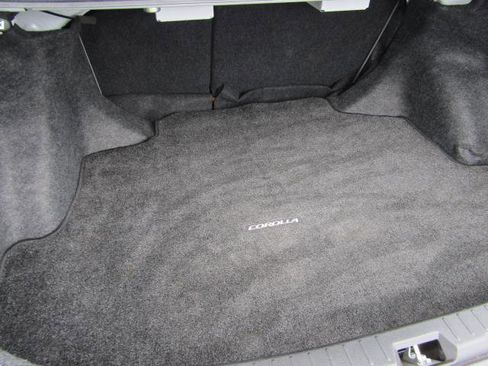 Used 2013 Toyota Corolla LE image 11