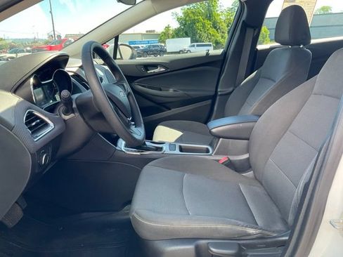 Used 2018 Chevrolet Cruze LS FWD image 2