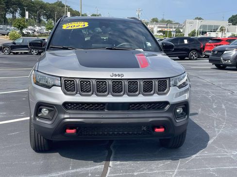 Used 2024 Jeep Compass Trailhawk AWD/4WD image 2