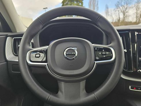 Certified 2025 Volvo XC60 B5 Plus AWD/4WD image 27