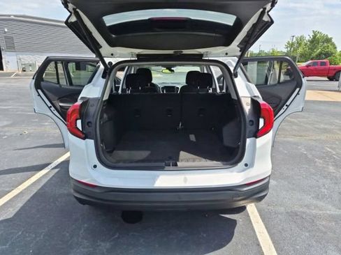 Used 2020 GMC Terrain SLE w/ Driver Convenience Package AWD/4WD image 13