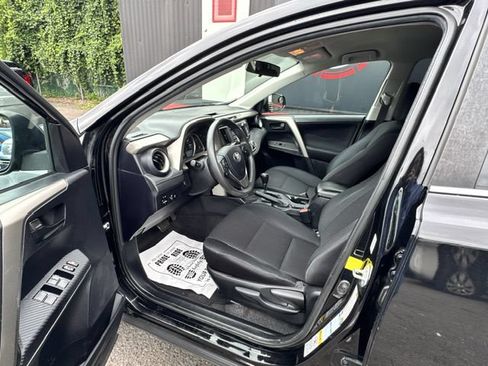 Used 2015 Toyota RAV4 LE AWD/4WD image 8