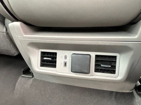Used 2025 GMC Sierra 1500 SLT AWD/4WD image 32
