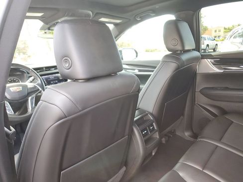 Used 2022 Cadillac XT5 Premium Luxury w/ LPO, Premium Carpet Package FWD image 15
