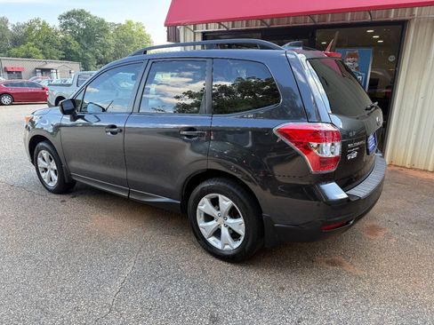 Used 2016 Subaru Forester 2.5i Premium w/ All-Weather Package AWD/4WD image 6