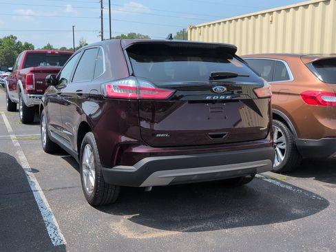 Used 2024 Ford Edge SEL w/ Convenience Package AWD/4WD image 3