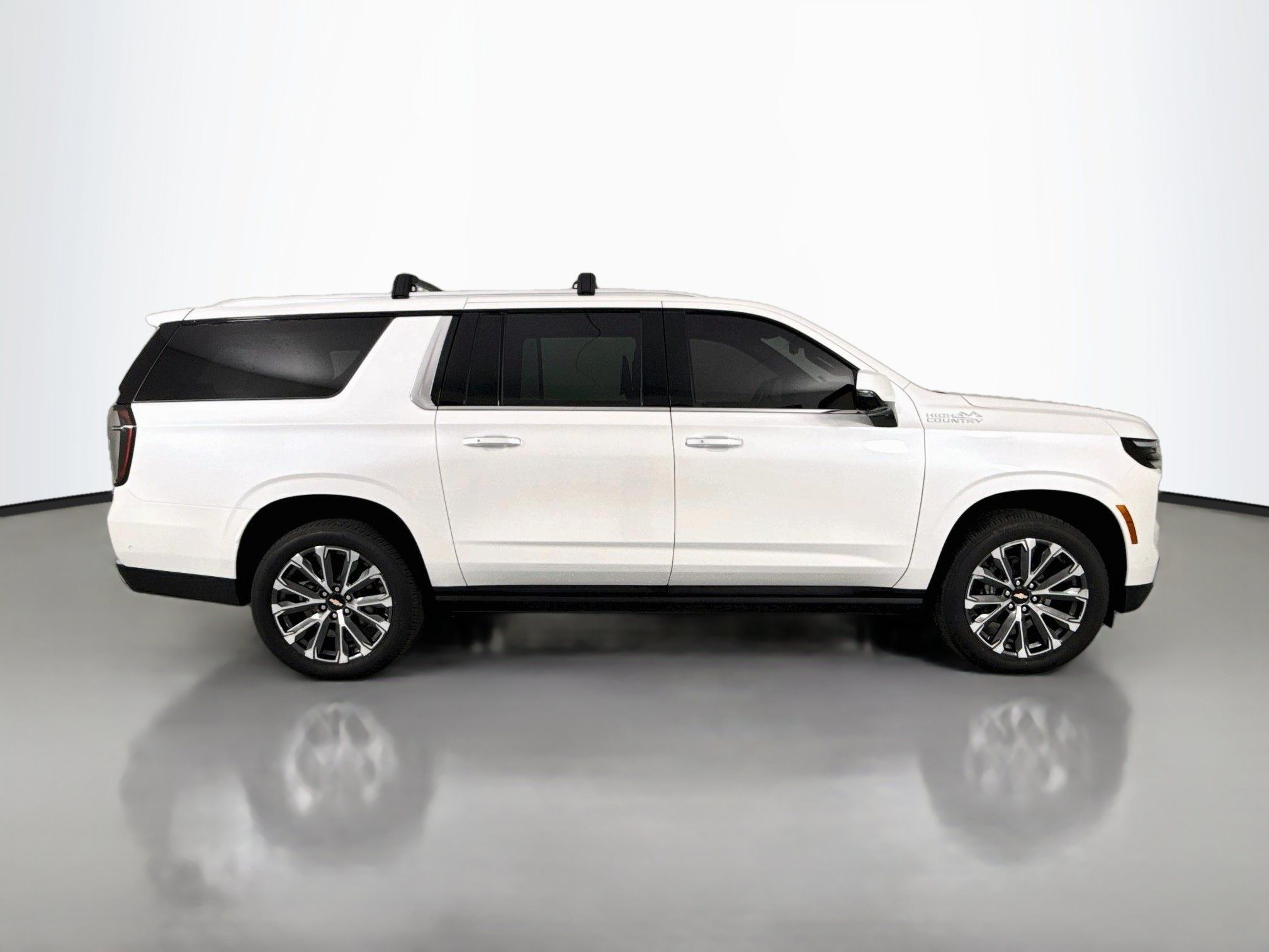 Used 2025 Chevrolet Suburban High Country AWD/4WD image 8