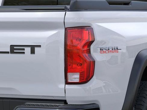 New 2025 Chevrolet Colorado Trail Boss w/ Off-Road Front Bumper Package AWD/4WD image 35