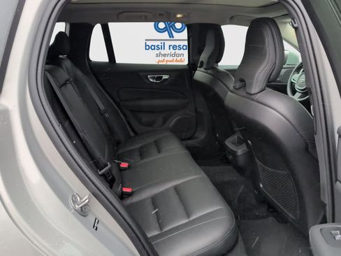Used 2025 Volvo V60 B5 Cross Country Plus image 19