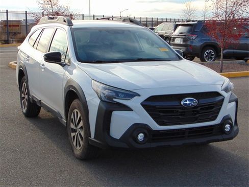 Used 2024 Subaru Outback Premium image 9