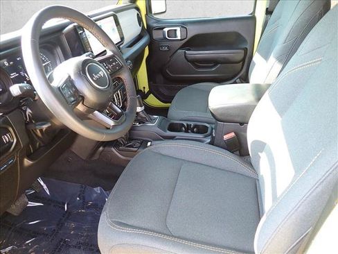 Used 2024 Jeep Wrangler Unlimited AWD/4WD image 9