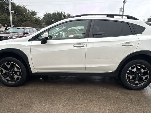 Used 2019 Subaru Crosstrek 2.0i Premium image 4