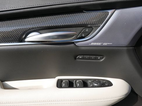 Certified 2023 Cadillac XT5 Sportv w/ LPO, Floor Liner Package image 9