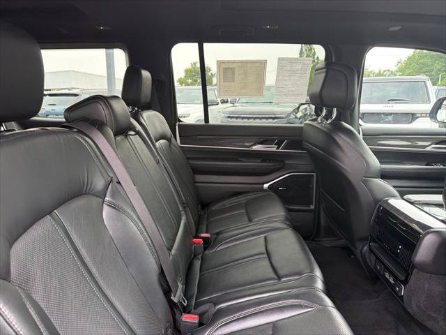 Certified 2022 Jeep Wagoneer Series II w/ Premium Group I AWD/4WD image 9