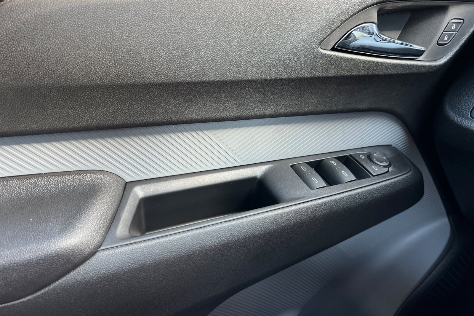 New 2027 Chevrolet Bolt LT FWD image 12