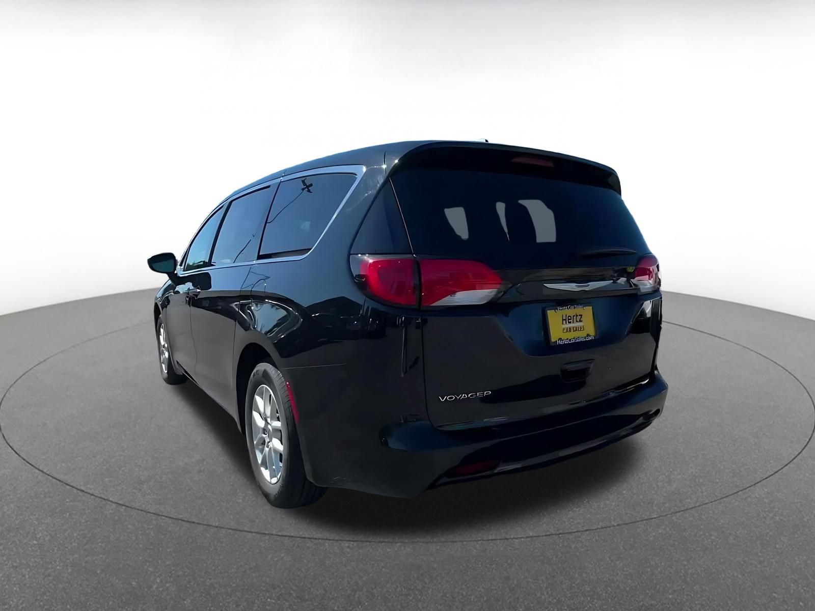 Used 2024 Chrysler Voyager LX FWD image 10