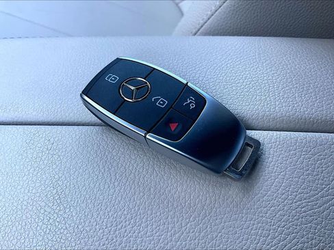 Used 2025 Mercedes-Benz GLA 250 image 14