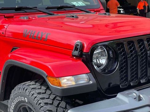 Used 2022 Jeep Gladiator Sport AWD/4WD image 9