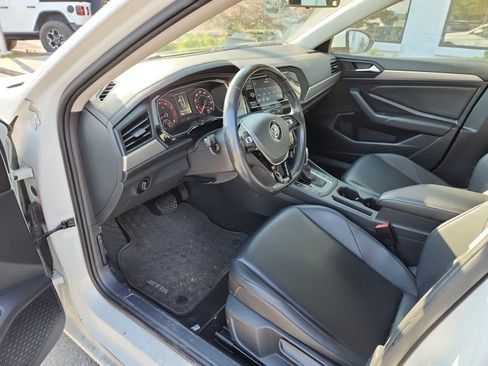 Used 2019 Volkswagen Jetta SE FWD image 13