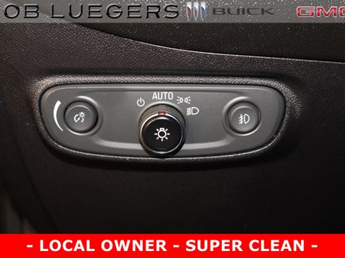 Used 2018 Chevrolet Equinox Premier image 30