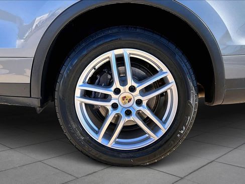 Used 2017 Porsche Cayenne image 9