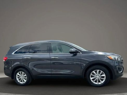 Used 2016 Kia Sorento LX FWD image 4