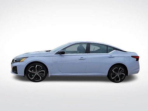 Used 2024 Nissan Altima 2.5 SR AWD/4WD image 2