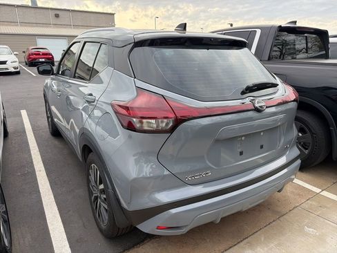 Used 2022 Nissan Kicks SV image 4