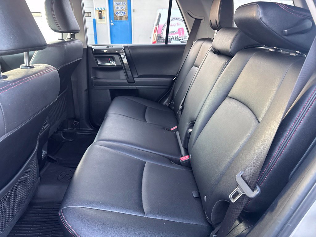 Used 2020 Toyota 4Runner Venture w/ Moonroof Package AWD/4WD image 31