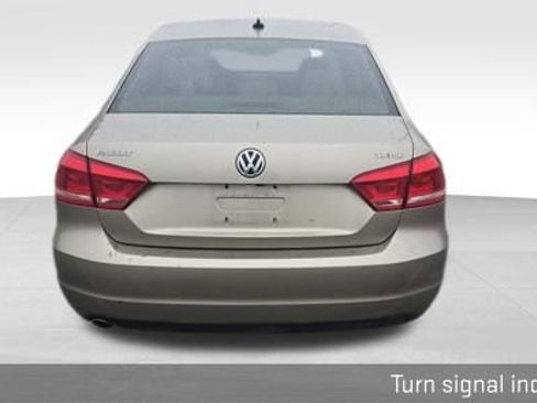 Used 2015 Volkswagen Passat TDI SE image 13