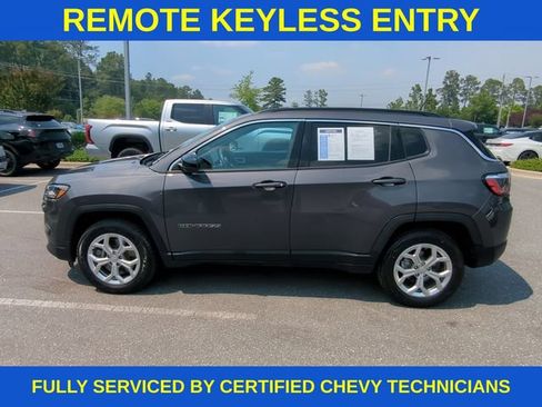 Used 2024 Jeep Compass Latitude AWD/4WD image 8