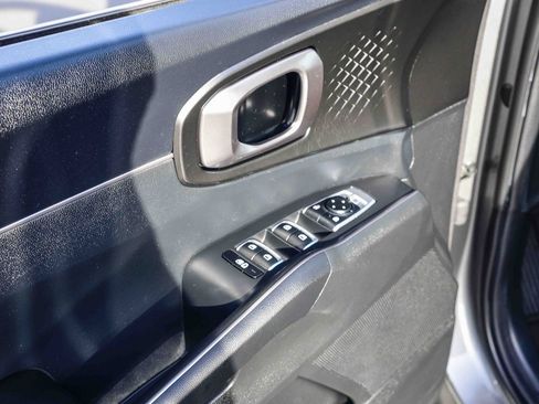 Used 2024 Kia Sorento EX w/ Panoramic Sunroof Package image 24