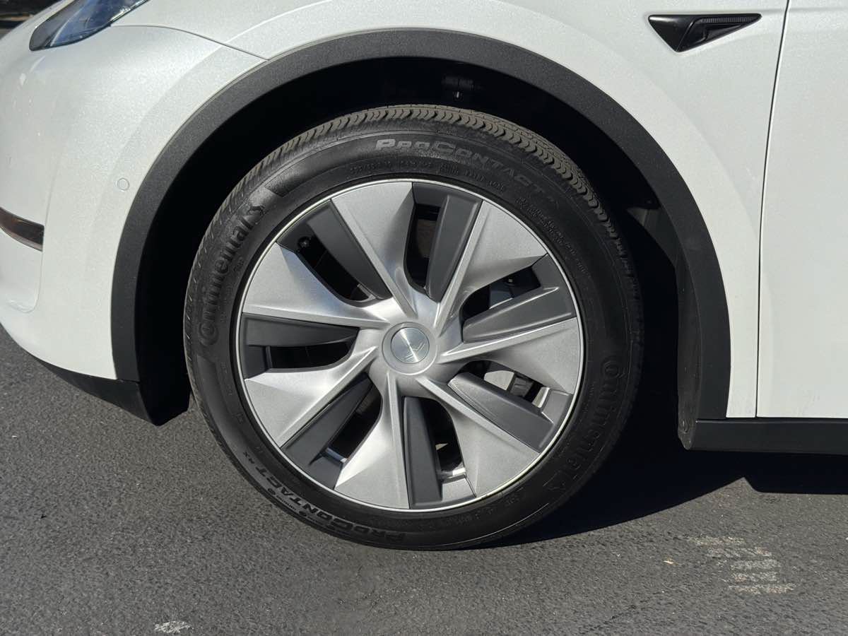 Used 2021 Tesla Model Y Long Range AWD/4WD image 7