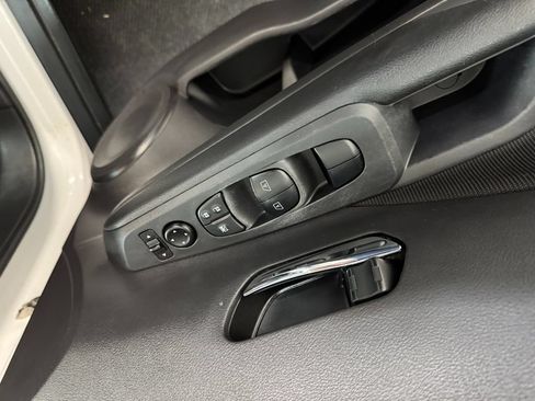 Used 2024 Nissan Kicks SV FWD image 14