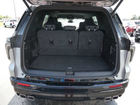 Certified 2025 Chevrolet Traverse RS FWD image 17