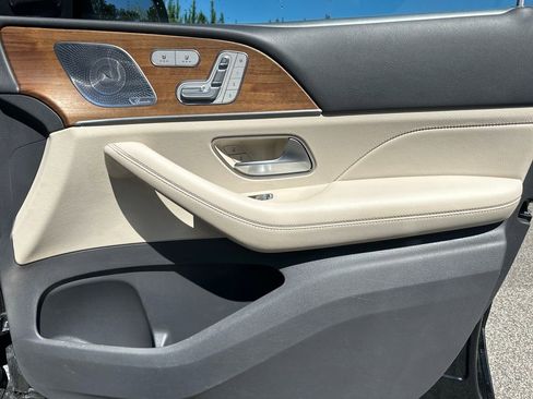 Used 2020 Mercedes-Benz GLS 450 4MATIC image 44