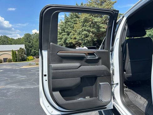 Used 2025 Chevrolet Silverado 1500 High Country AWD/4WD image 61