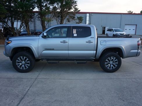 Used 2021 Toyota Tacoma Limited AWD/4WD image 16