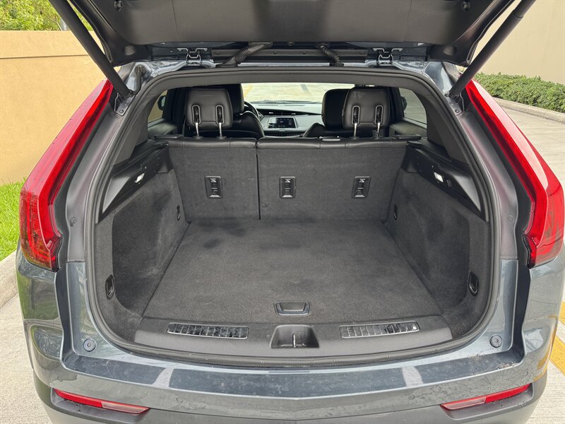 Used 2021 Cadillac XT4 Premium Luxury FWD image 18