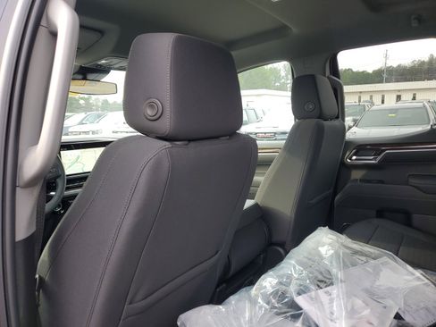 New 2025 GMC Sierra 1500 Elevation image 11