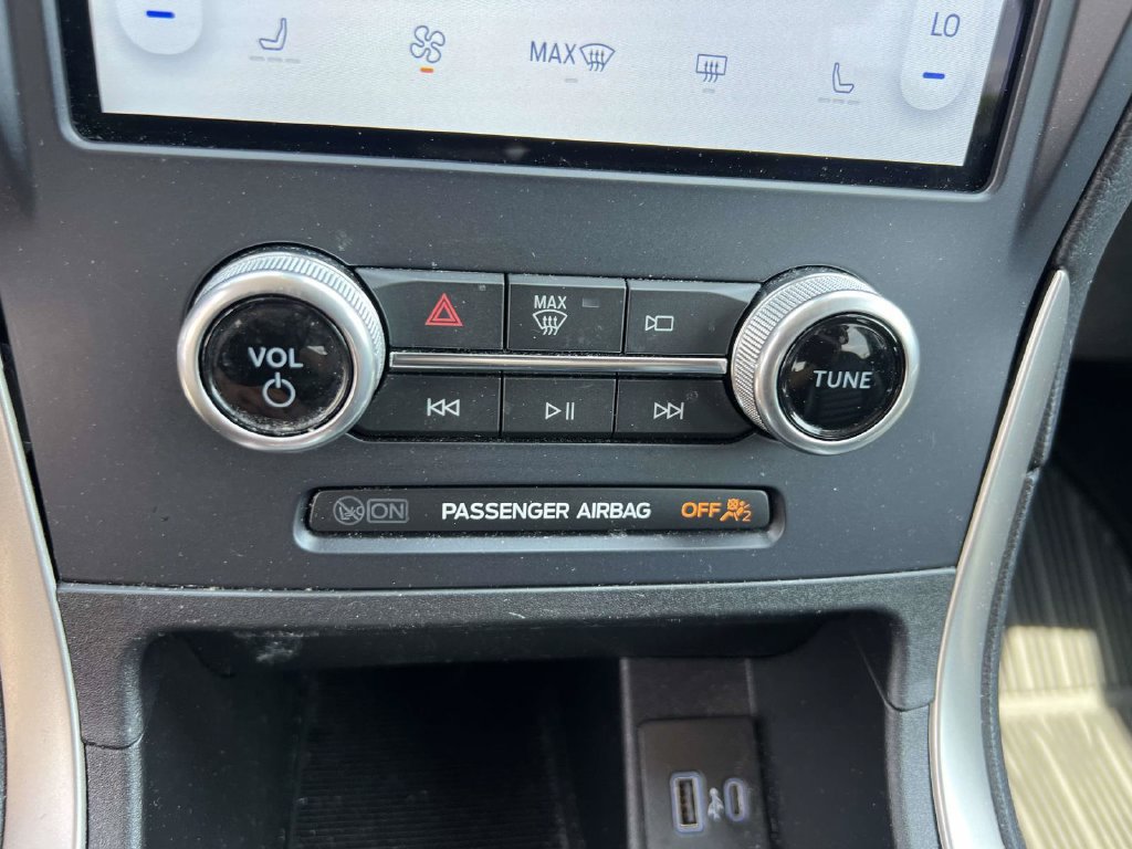 Used 2023 Ford Edge SEL AWD/4WD image 30