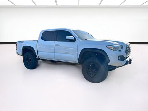 Used 2021 Toyota Tacoma TRD Off-Road w/ Technology Package AWD/4WD image 3