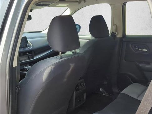 Certified 2024 Nissan Rogue SV FWD image 17