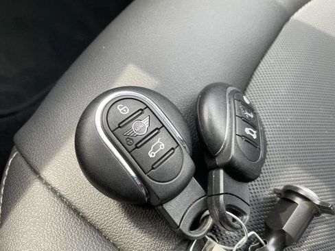 Used 2023 MINI Cooper 2-Door Hardtop image 30