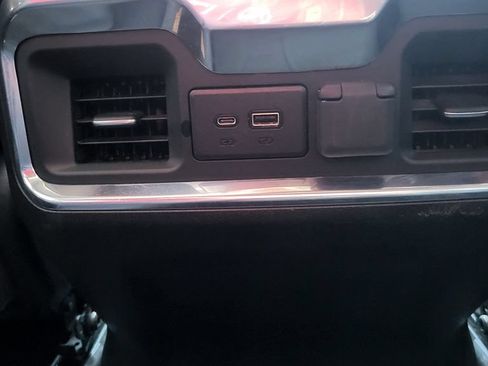 Used 2022 GMC Sierra 3500 Denali w/ Denali Ultimate Package AWD/4WD image 29