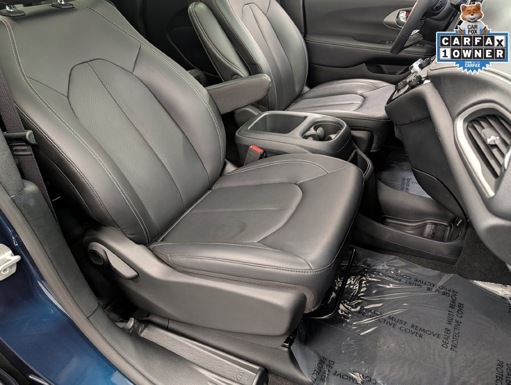 Used 2025 Chrysler Pacifica Select FWD image 29