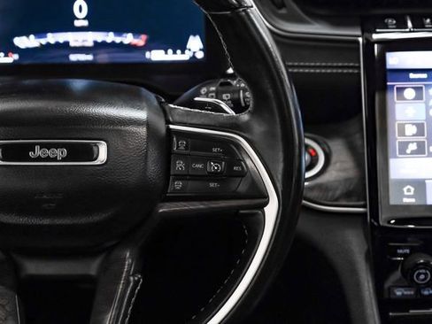 Used 2022 Jeep Grand Cherokee Limited image 19