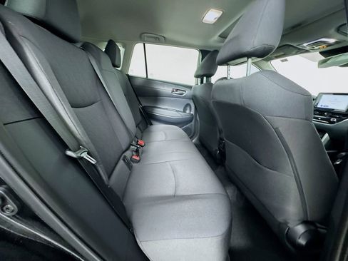 Used 2024 Toyota Corolla Cross LE image 32