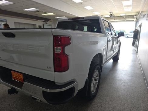 Used 2024 Chevrolet Silverado 1500 LT w/ Z71 Off-Road Package AWD/4WD image 7